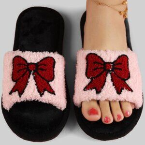 CUTE FUZZY BOW SLIPPERS!